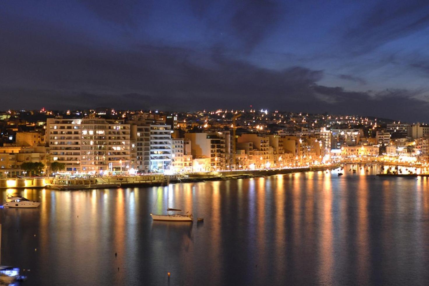Stunning 2Br Holiday Penthouse In Central Sliema Exteriör bild