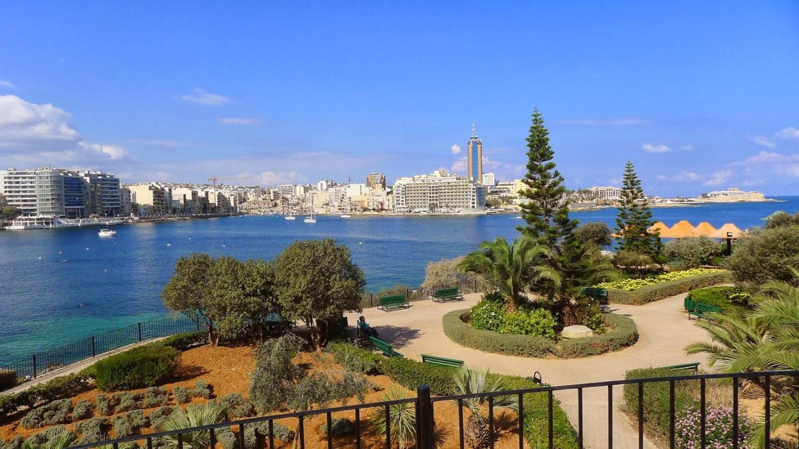 Stunning 2Br Holiday Penthouse In Central Sliema Exteriör bild