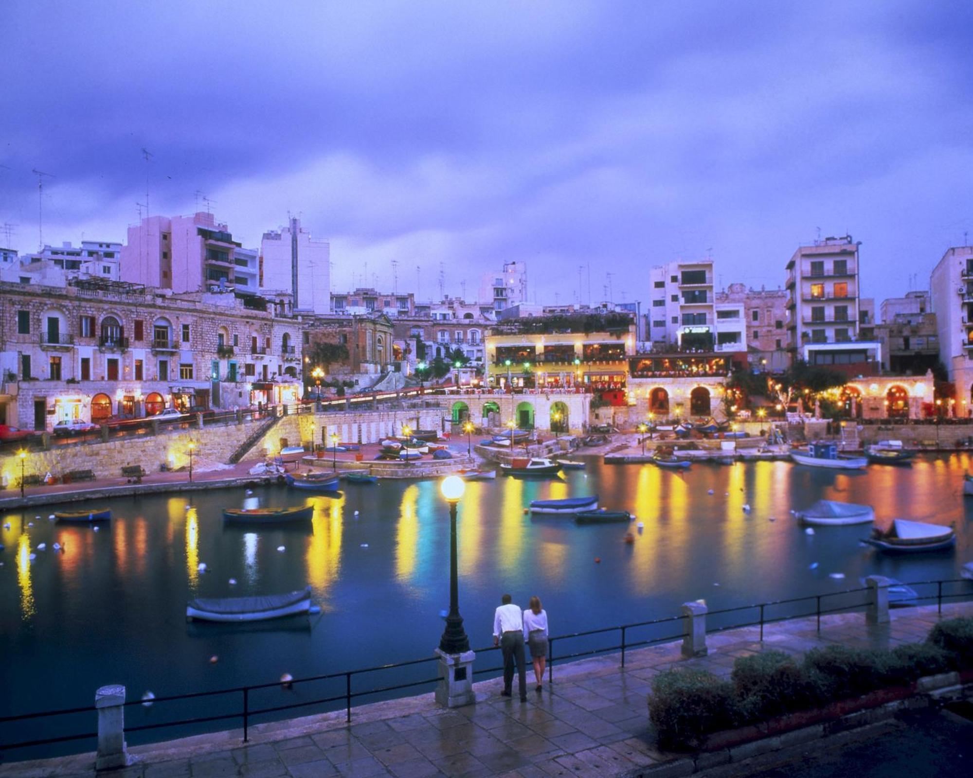 Stunning 2Br Holiday Penthouse In Central Sliema Exteriör bild